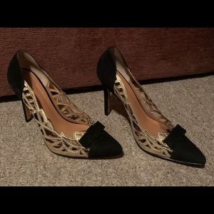 Stunning black & gold heels size 8